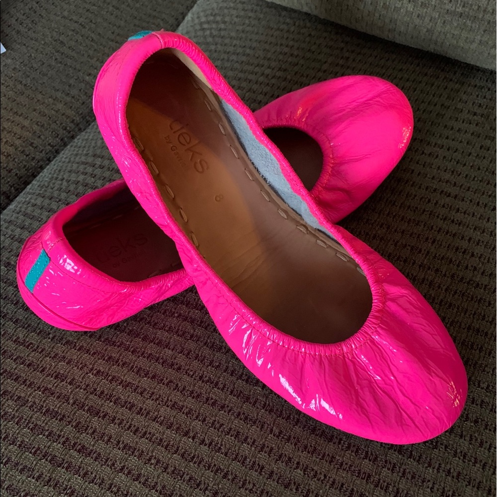 Neon pink tieks size 8